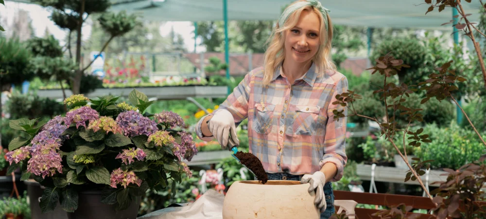 Hillier signs as Founding Retail Partner of Spacelift – creating a powerful new route to market for UK garden retail